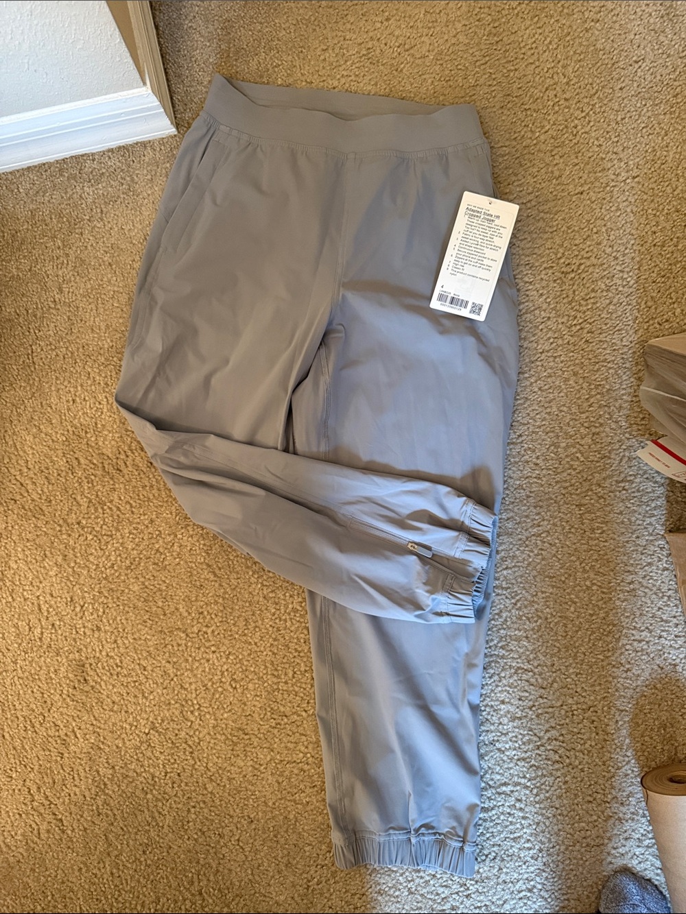 lululemon athletica Cropped Jogger in Light Slate Gray- NWT, size 4